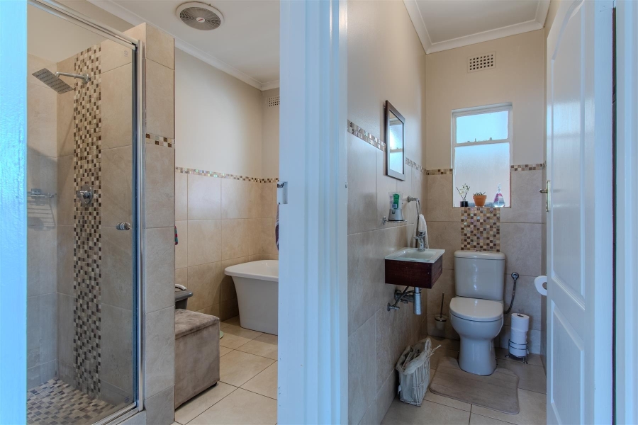 3 Bedroom Property for Sale in Peerless Park Western Cape